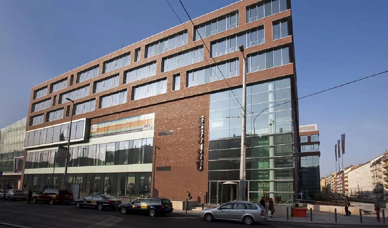 Iroda Allee Corner Office House