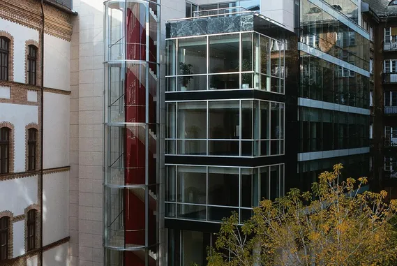 Iroda Honvéd Center New