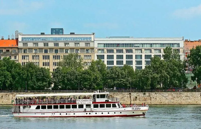Iroda Riverpark