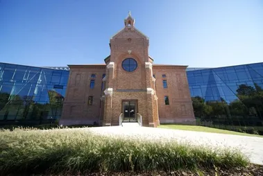 Iroda Akadémia Park - Officium + Trafó Ház