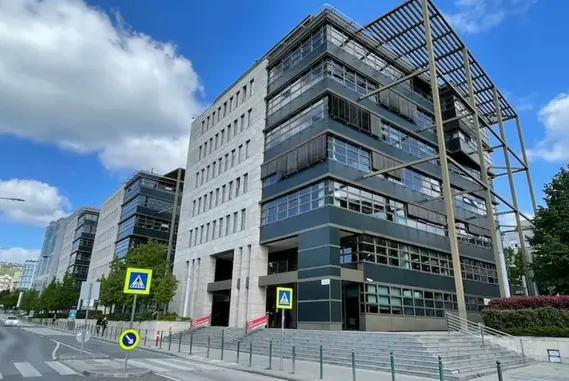 Iroda MOM Park Towers