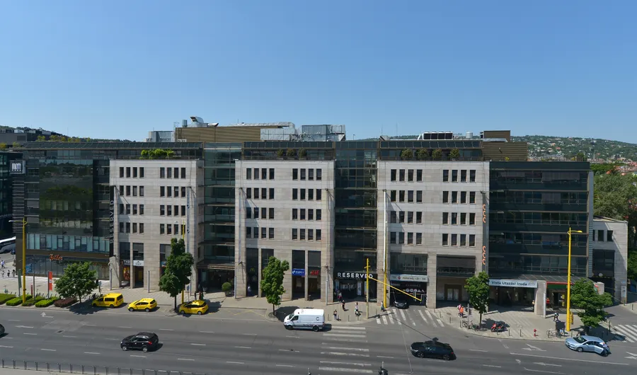 Iroda MOM Park Offices