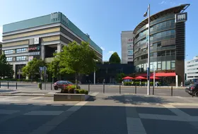 Iroda MOM Park Offices
