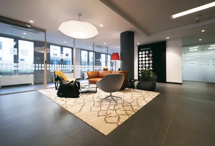 Iroda myhive Thirteen Xenter